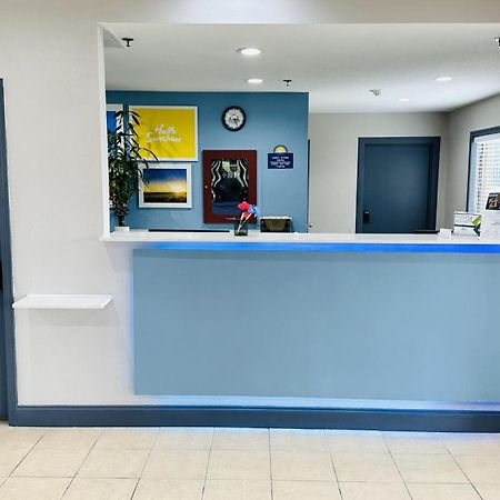 Days Inn & Suites By Wyndham Wynne Dış mekan fotoğraf