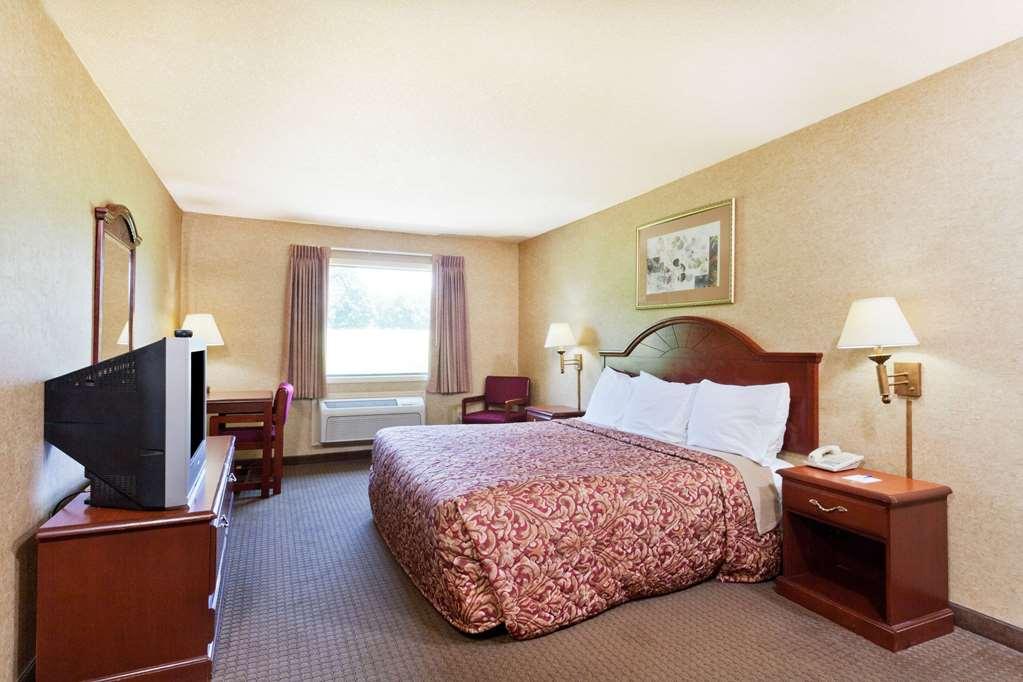 Days Inn & Suites By Wyndham Wynne Konforlar fotoğraf