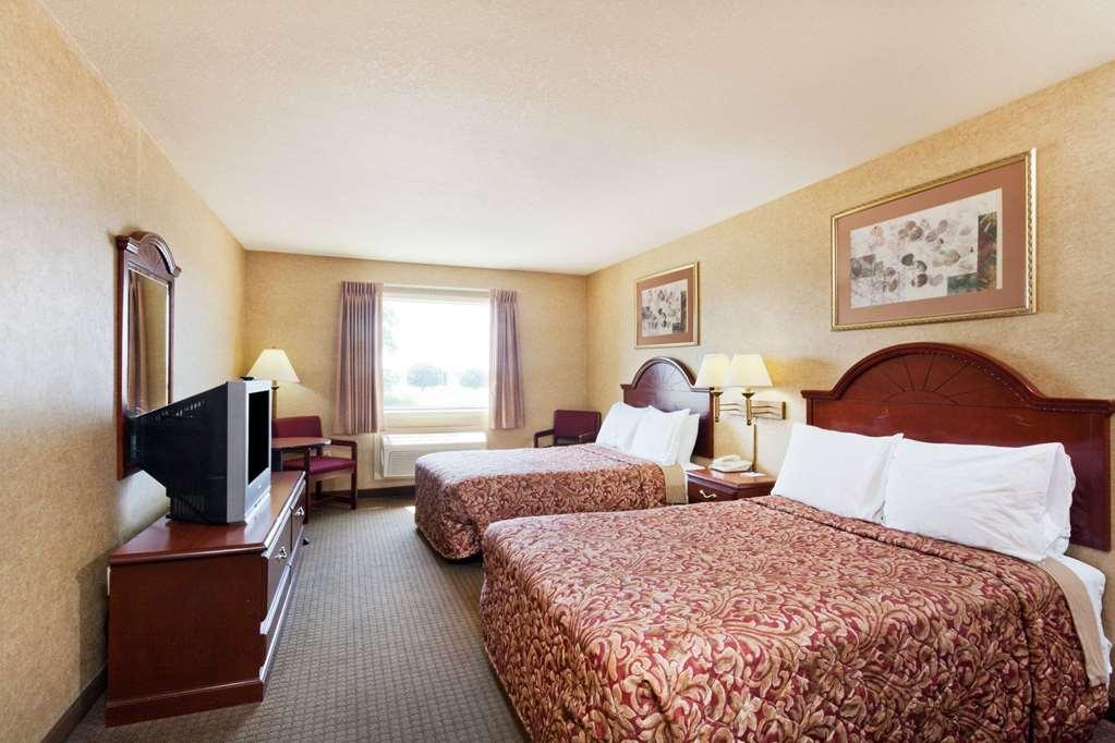 Days Inn & Suites By Wyndham Wynne Konforlar fotoğraf