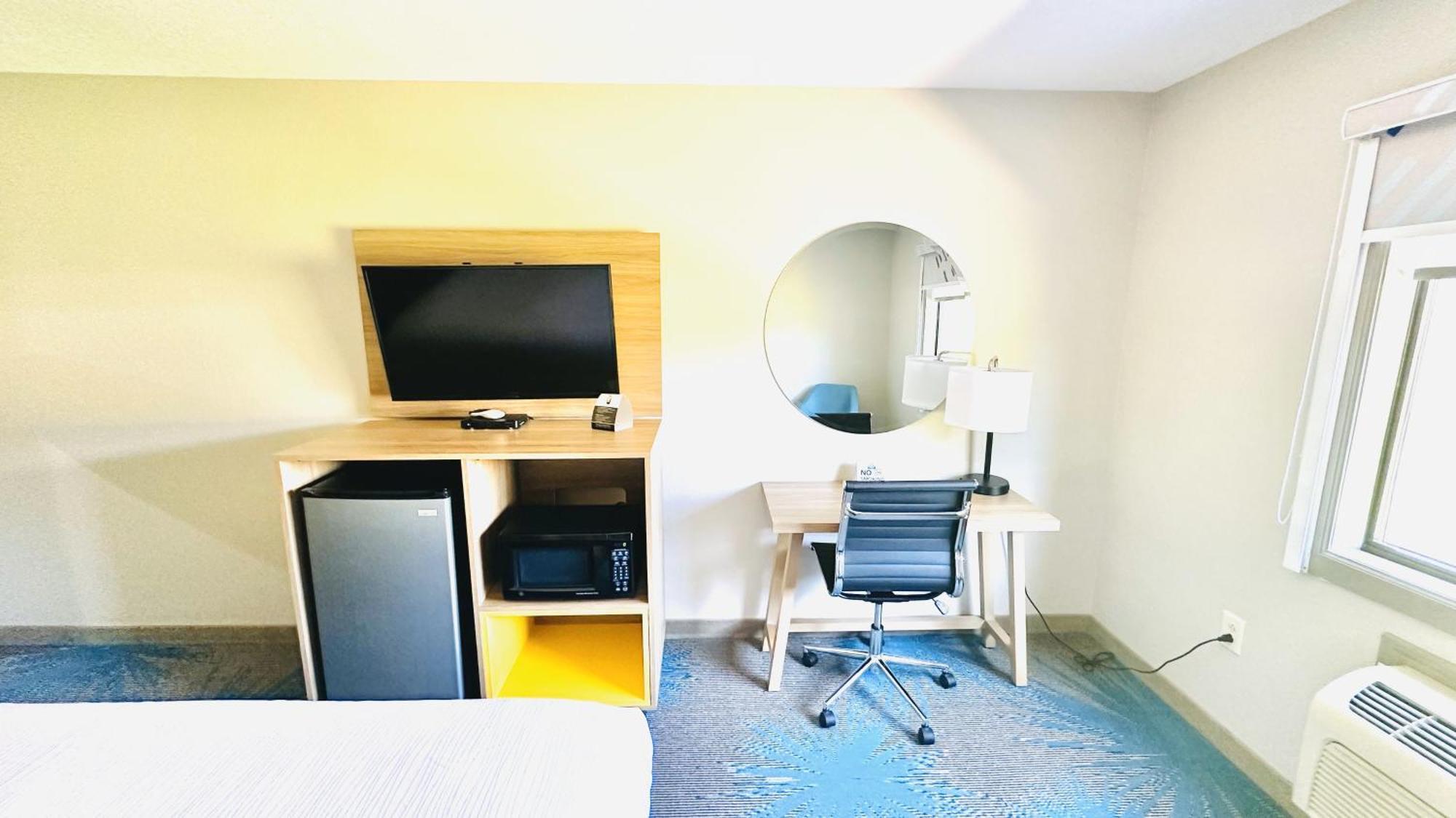 Days Inn & Suites By Wyndham Wynne Dış mekan fotoğraf