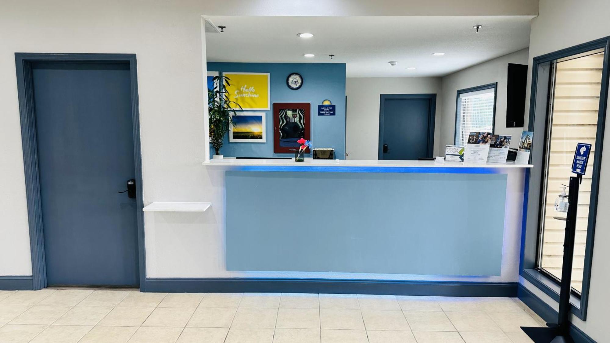 Days Inn & Suites By Wyndham Wynne Dış mekan fotoğraf