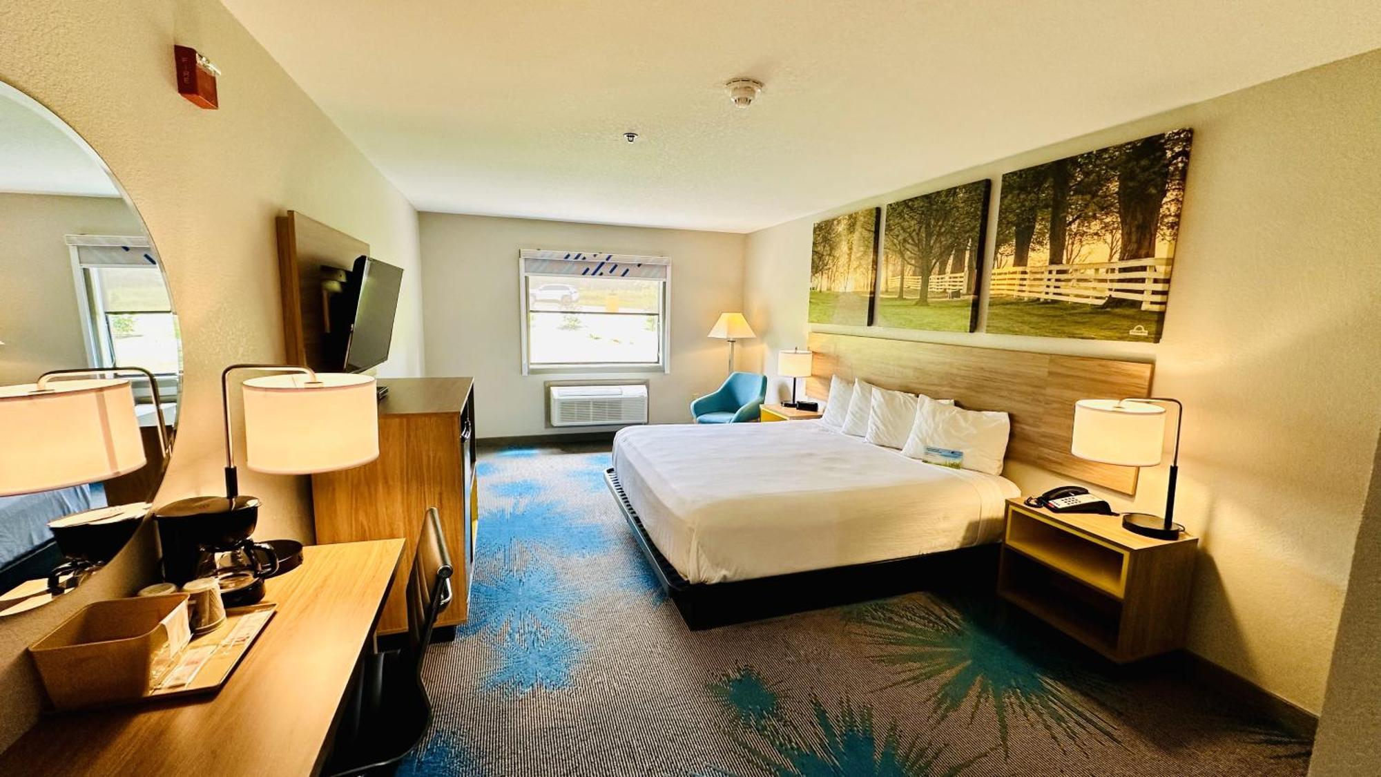 Days Inn & Suites By Wyndham Wynne Dış mekan fotoğraf