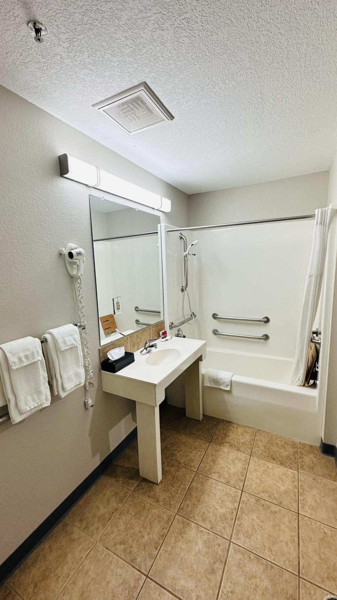 Days Inn & Suites By Wyndham Wynne Oda fotoğraf